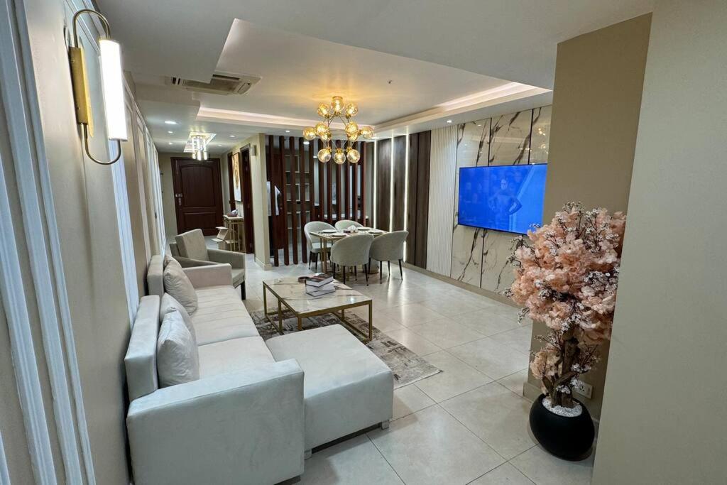 Self Check-in Smart Home 1 BHK Apt With Terrace in DHA 5, Lahore