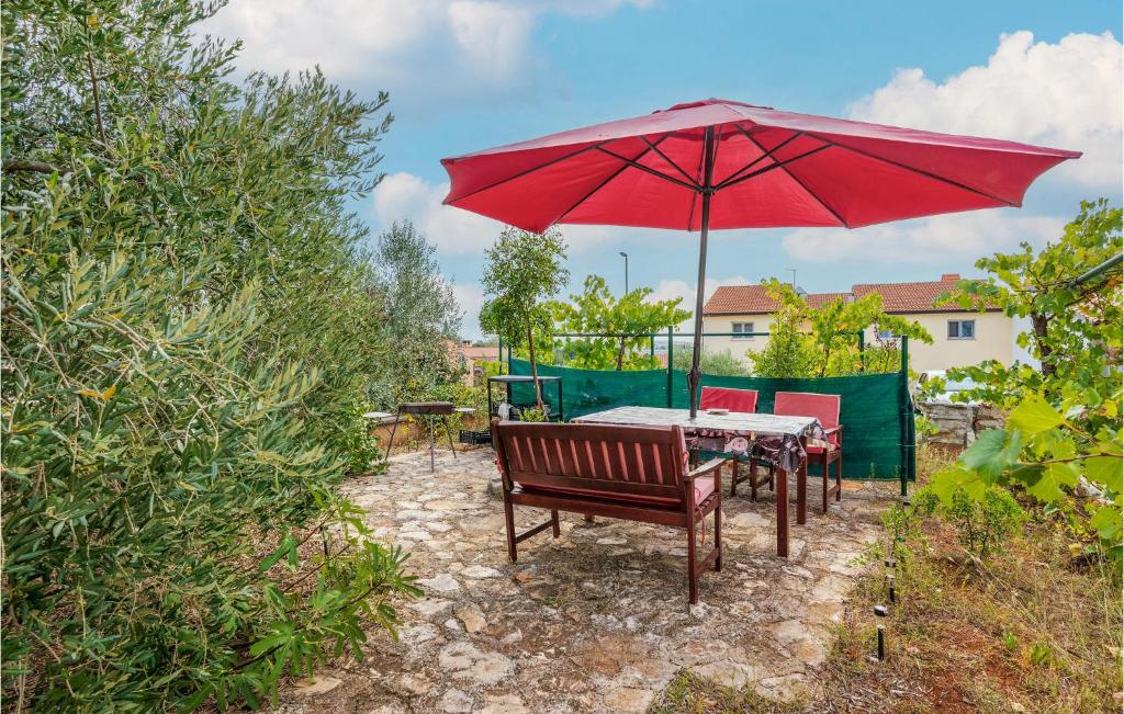 Lovely Apartment In Pula With Wifi, Pula