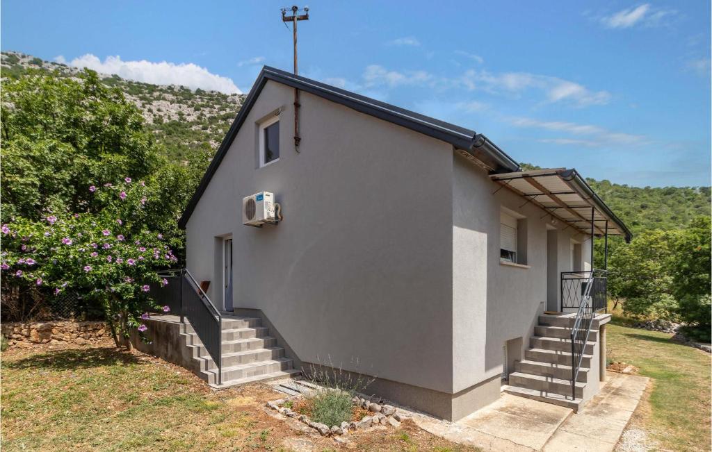 Amazing Home In Karlobag With Wifi, Karlobag