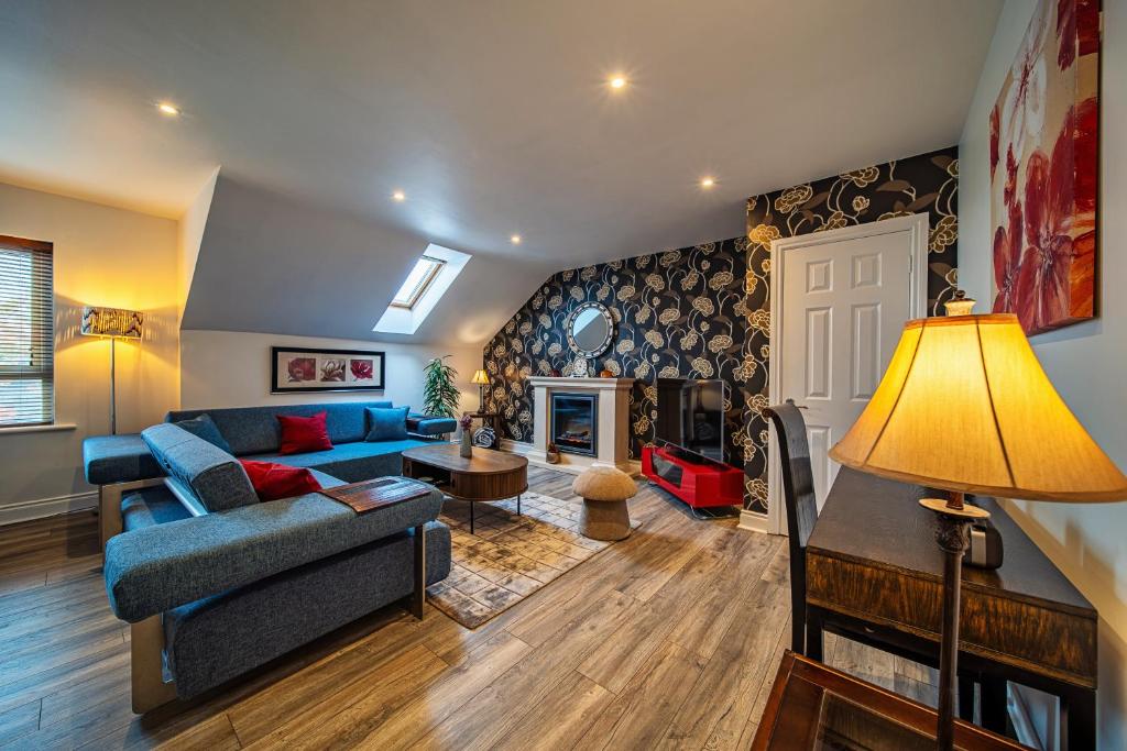 Teach Saoire, Ballina