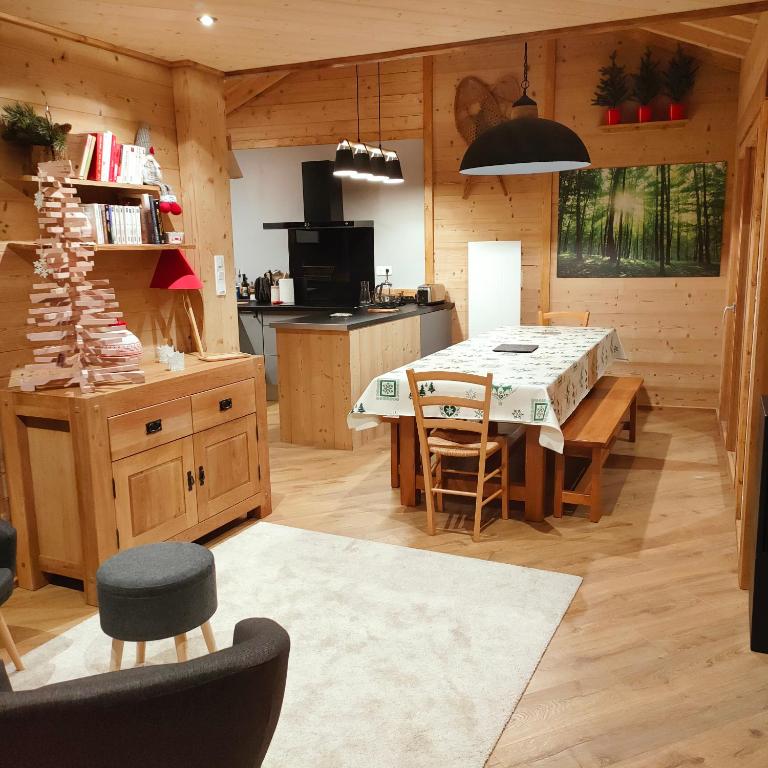 Chalet bois Vieux Cerf 12 pers proche Centre Ville - 2