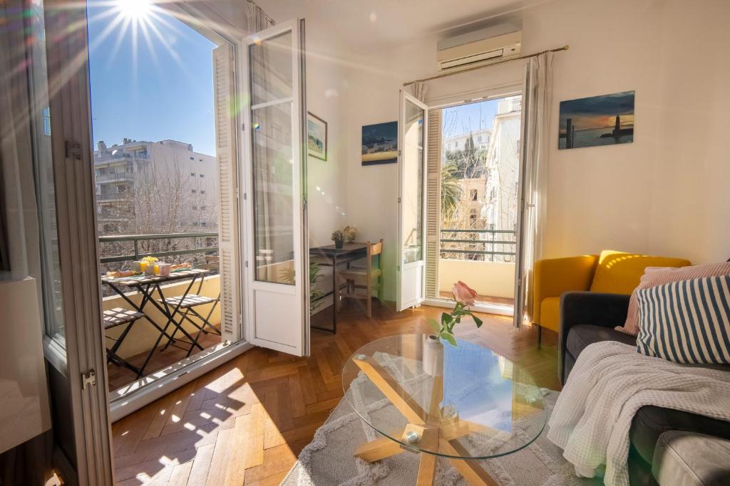 * Le Provençal * cosy flat 3 min walk from the sea, Nice