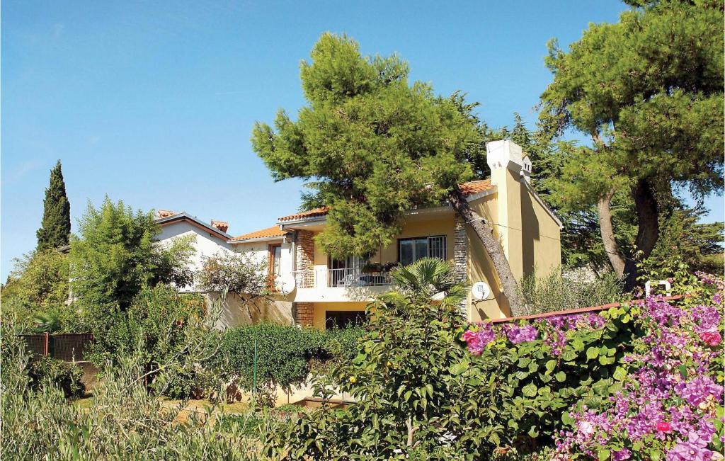 Cozy Apartment In Pula With Wifi, Pula