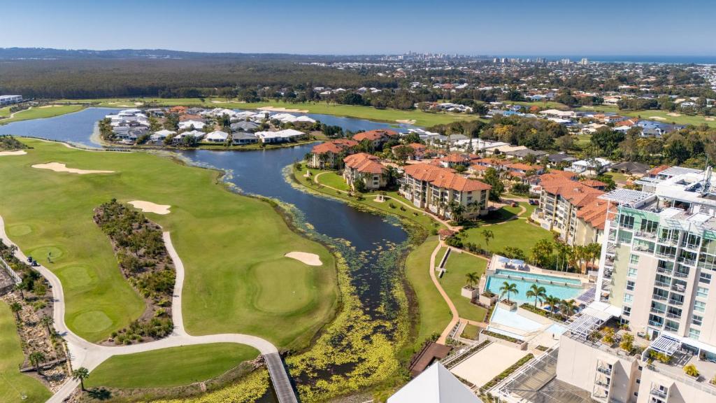 Golfer's Paradise - Pelican Waters, Pelican Waters