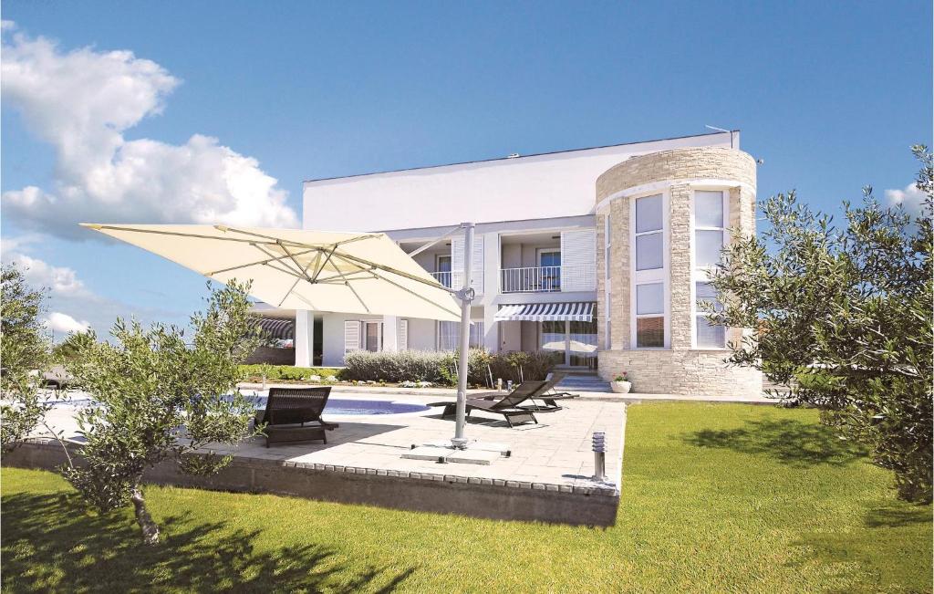 5 Bedroom Amazing Home In Debeljak, Debeljak