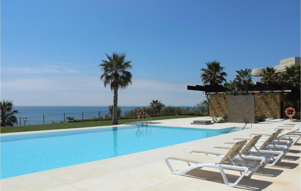 Amazing Apartment In Estepona With Heated Swimming Pool - 4