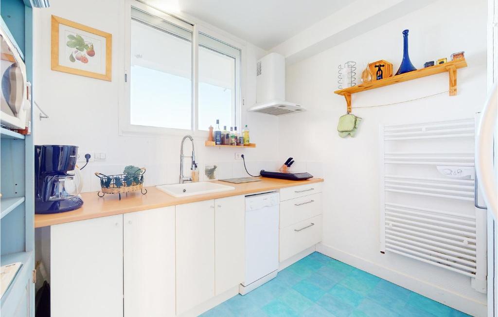 2 Bedroom Stunning Apartment In Royan - 5