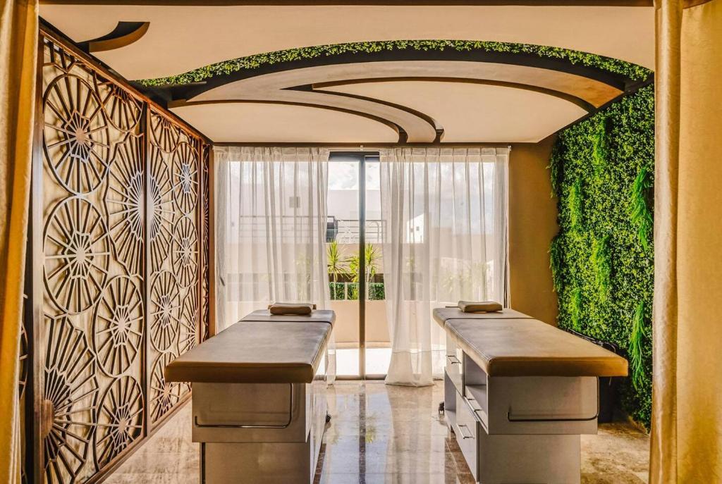 Sunrise Studio with Fast-WIFI, Rooftop Pool, Spa - 5
