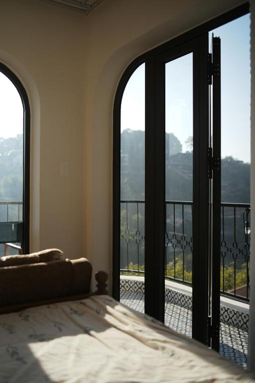 Hè Maison Boutique Stay &#038; café