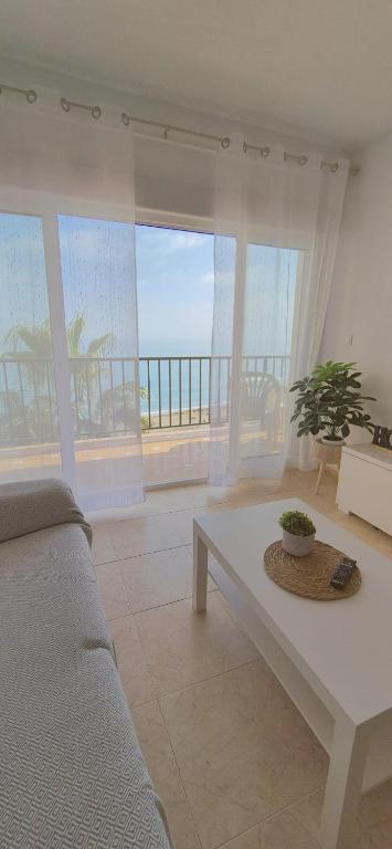 Apartamento con piscina en la primera línea de playa de Fuengirola - 1