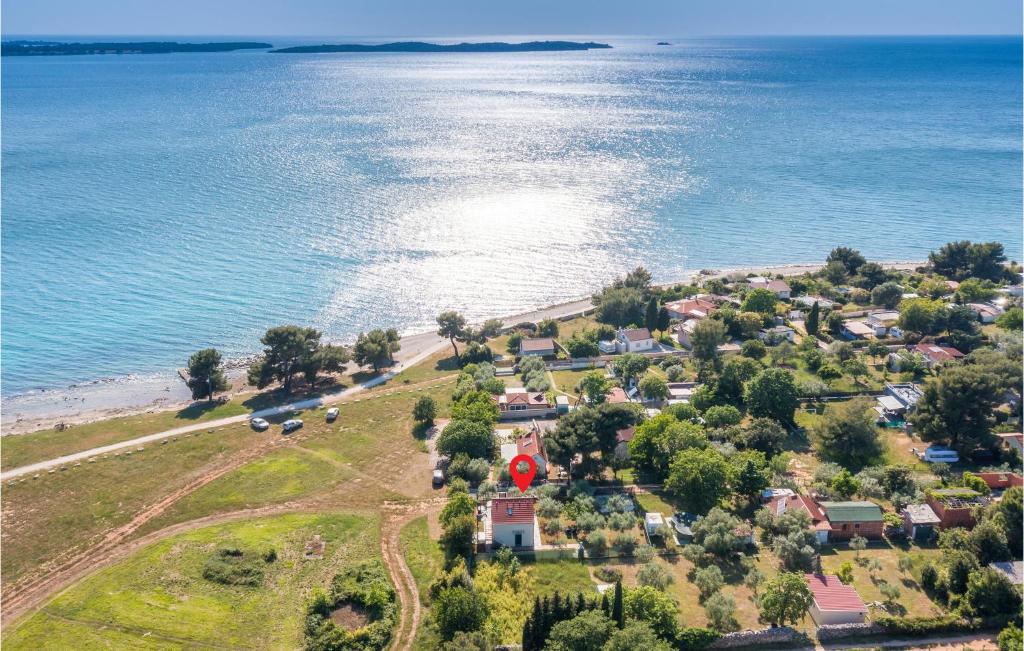 Awesome Home In Peroj With Wifi, Peroj