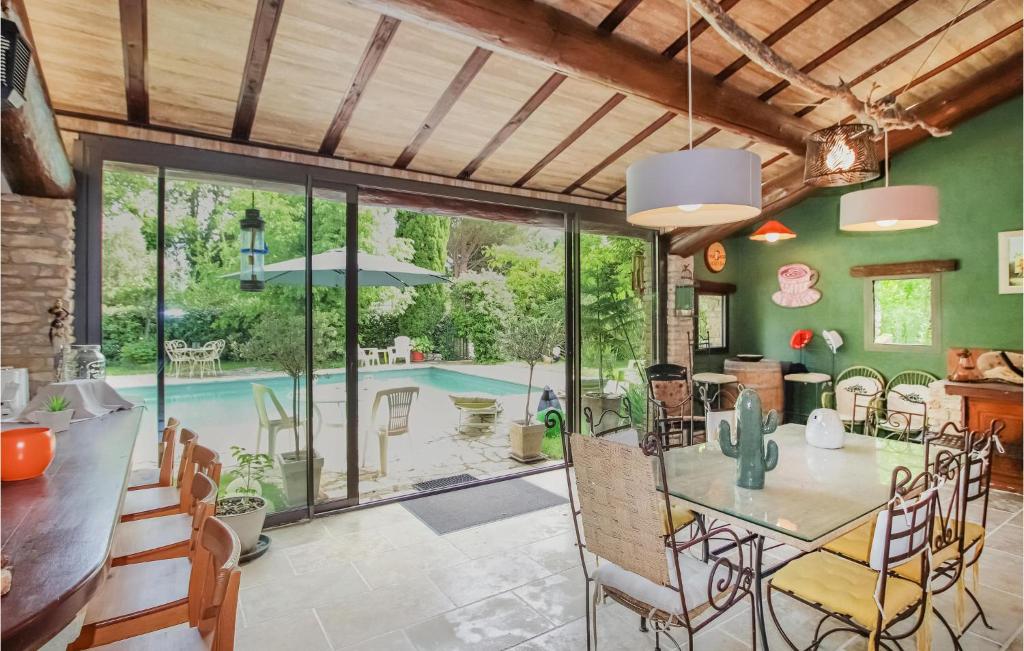 Amazing Home In Carpentras With Private Swimming Pool, Can Be Inside Or Outside - 5
