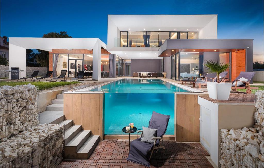 Amazing Home In Liznjan With Sauna, Ližnjan