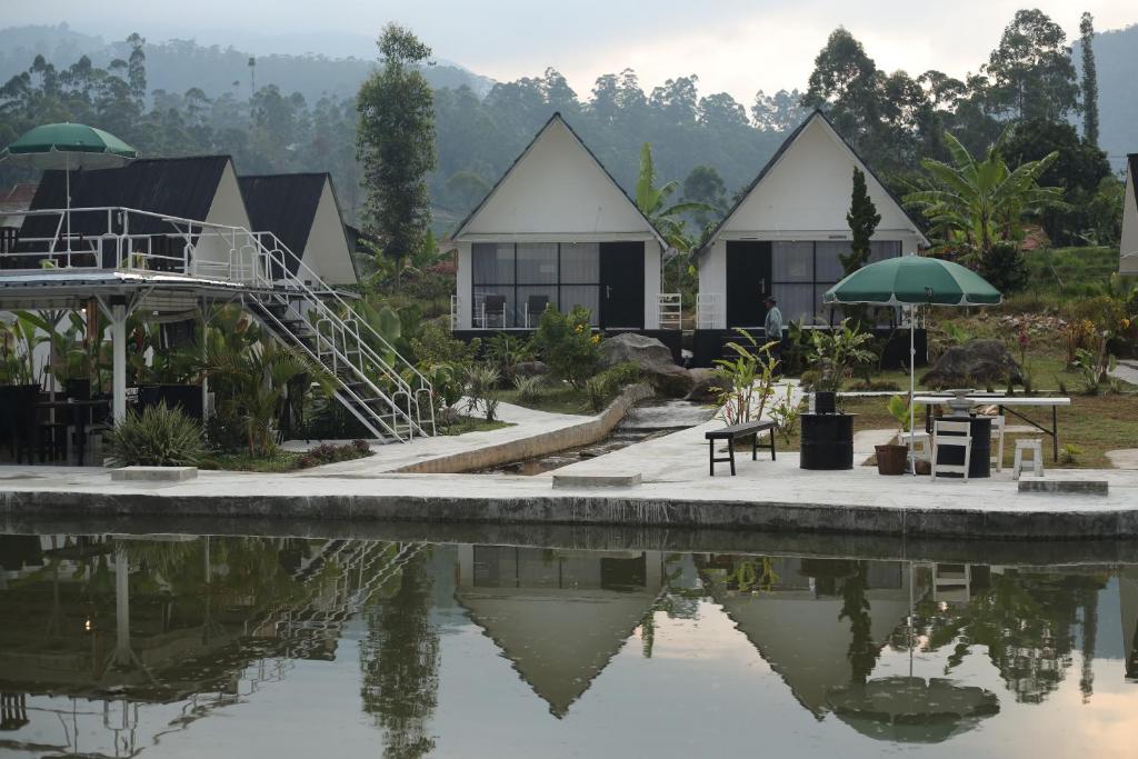 Ciwidey Hills & Wetland Family 1 Ciwidey Hills & Wetland Family 1