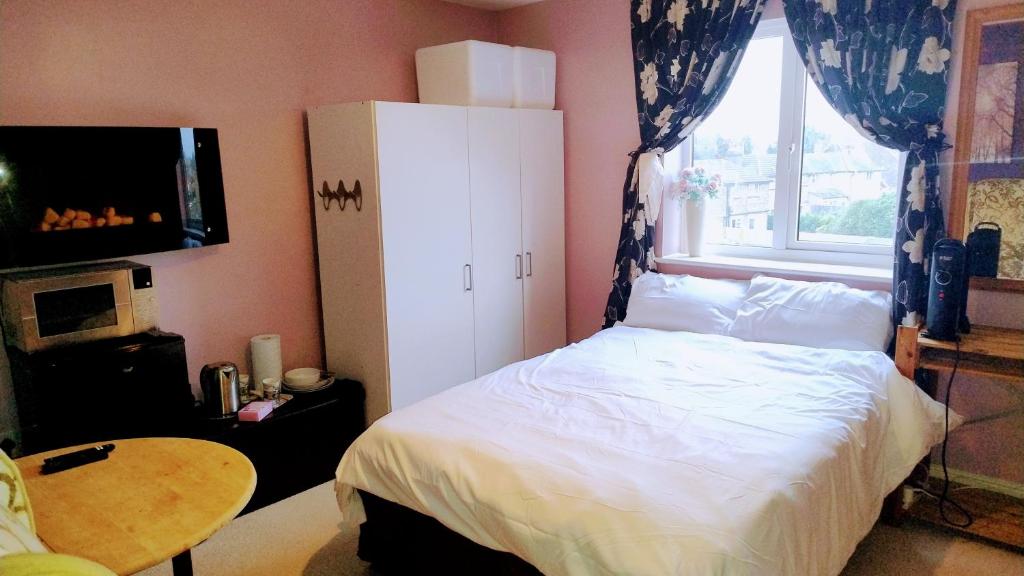 Ashford, Kent Room Lodge, Kennington