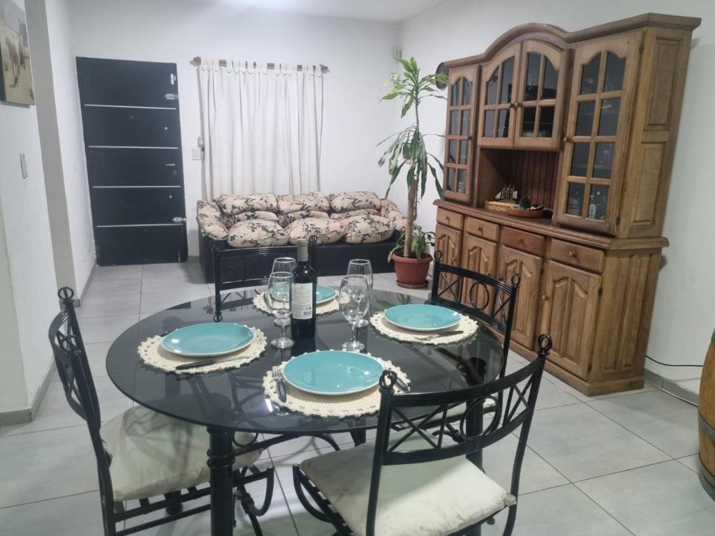 Moderna y hermosa Casa-Duplex con piscina y excelente ubicación - 5