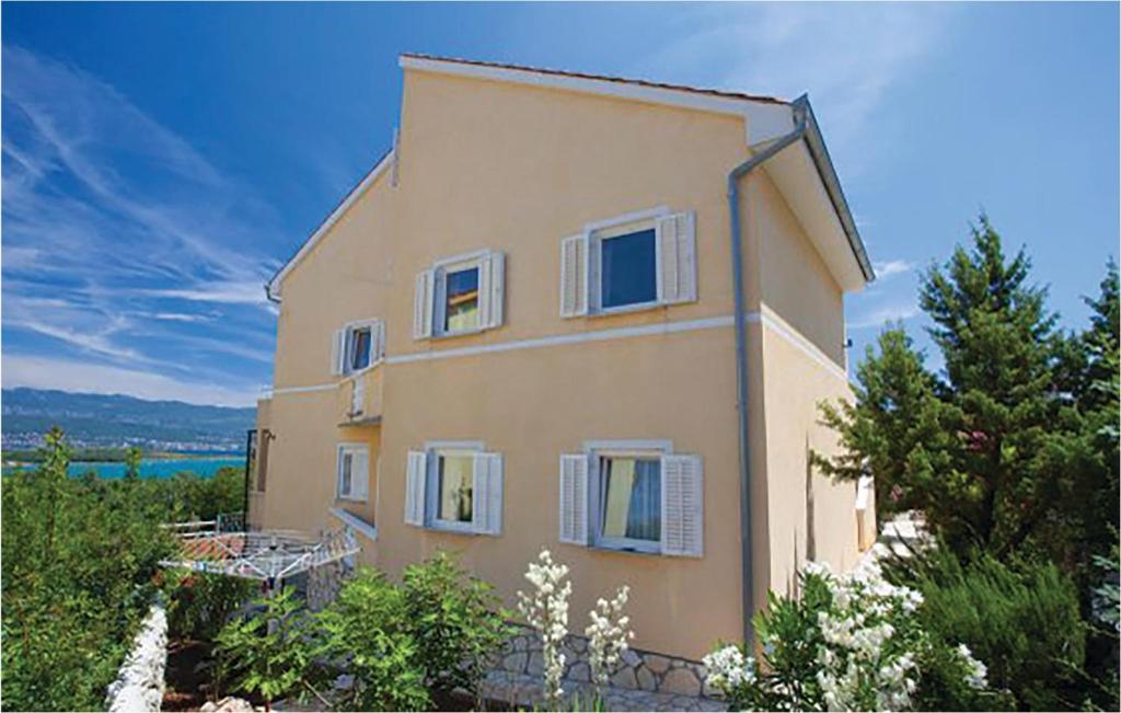 Beautiful Apartment In Malinska, Malinska