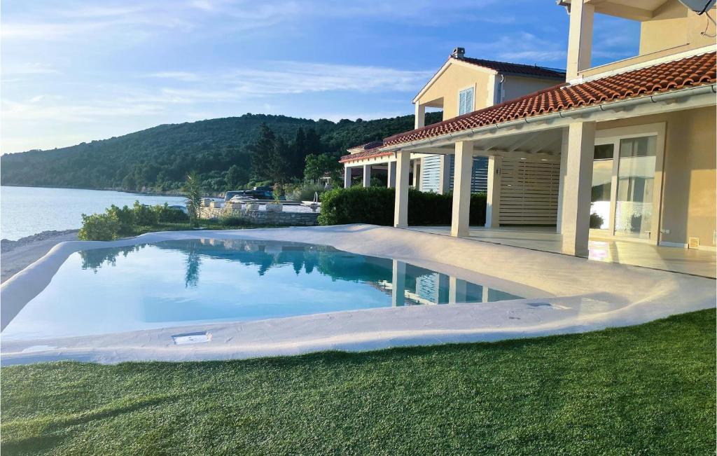 Beautiful Home In Veli Rat With Wifi, Veli Rat