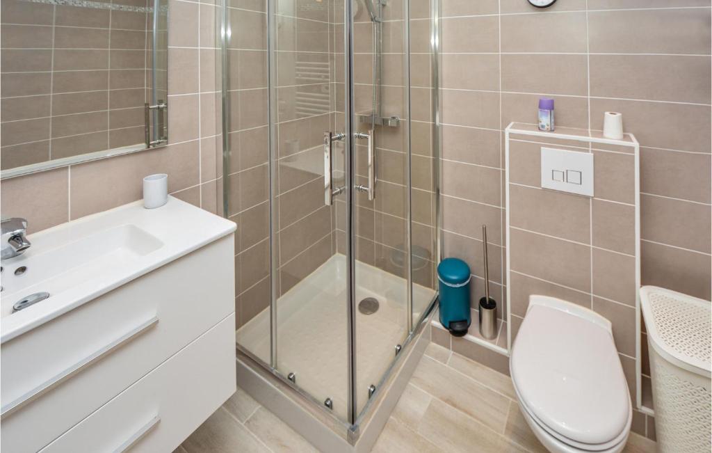 Cozy Home In Aigues-Mortes With Wifi - 5