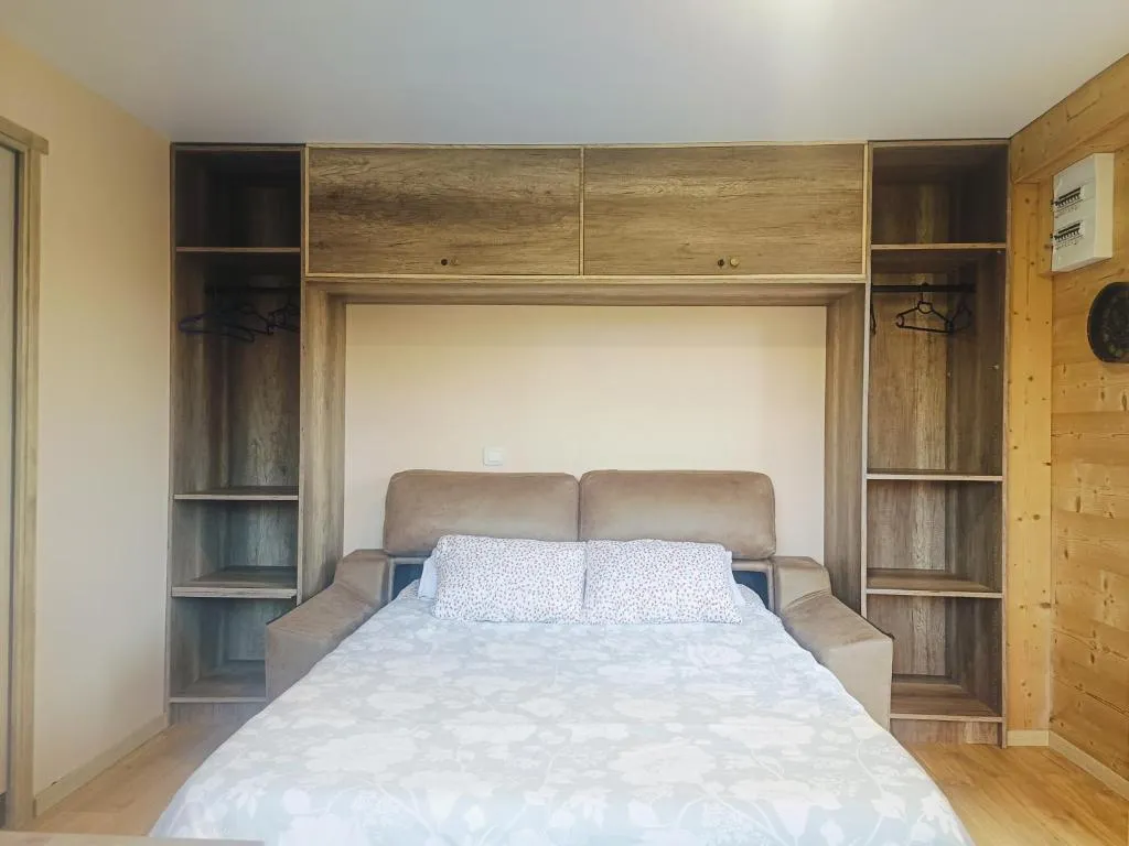 Studio au cœur de Cerdagne，位于布尔马当的酒店