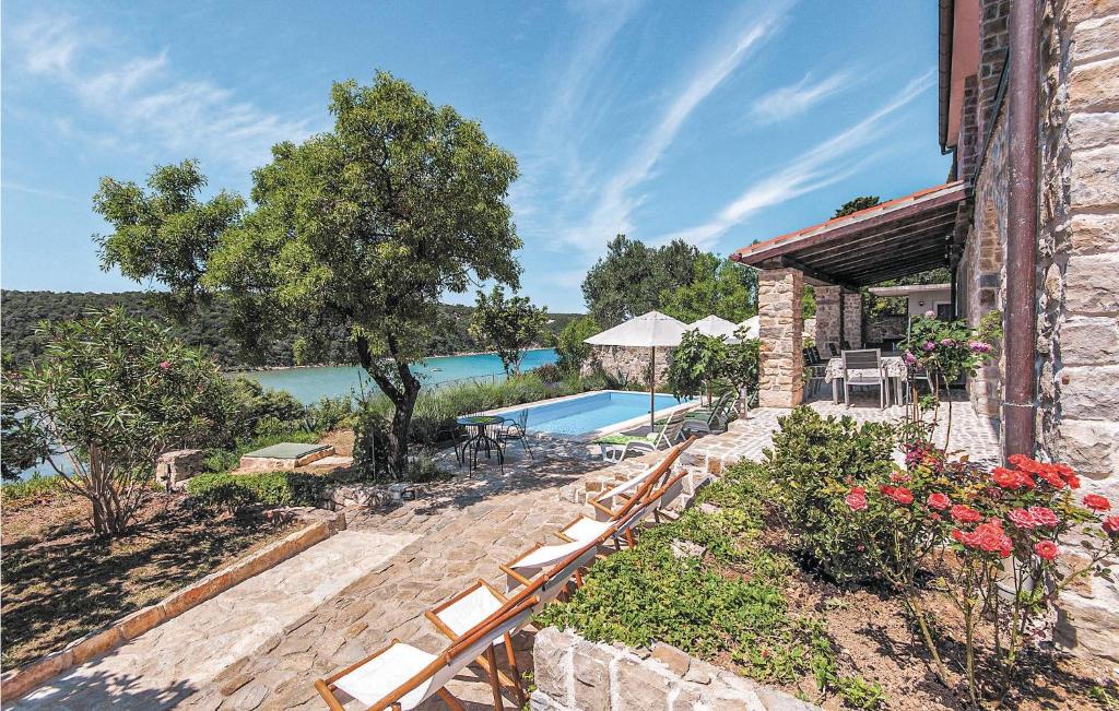 Amazing Home In Kampor, Supetarska Draga