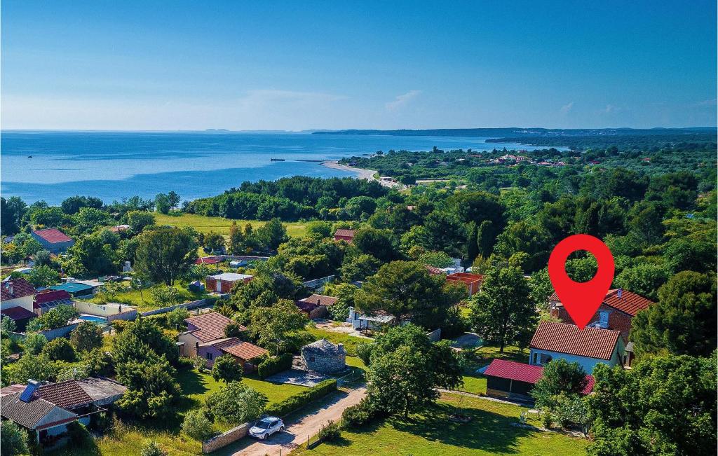 Gorgeous Home In Peroj With Wifi, Peroj