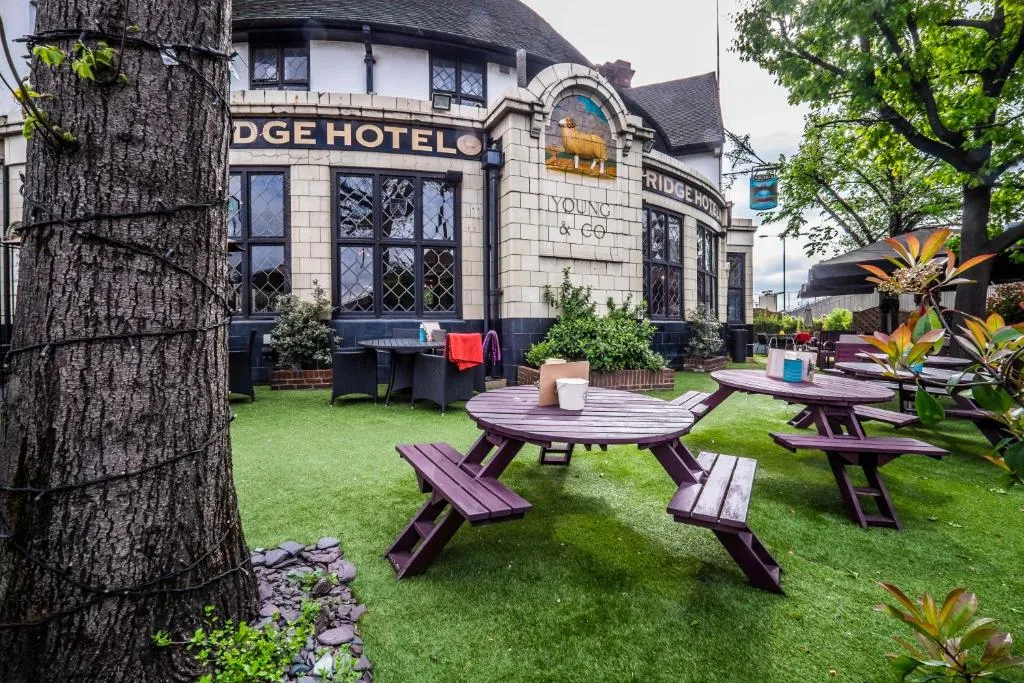 Bridge Hotel, Hotel in Greenford