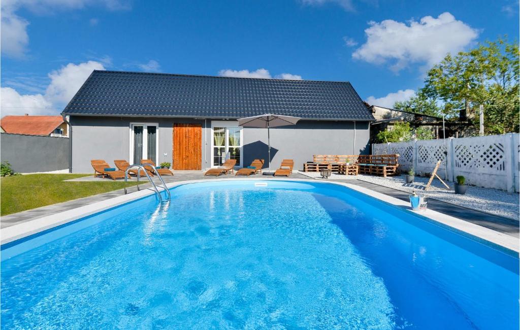 Beautiful Home In Svibovec Podravski 전경