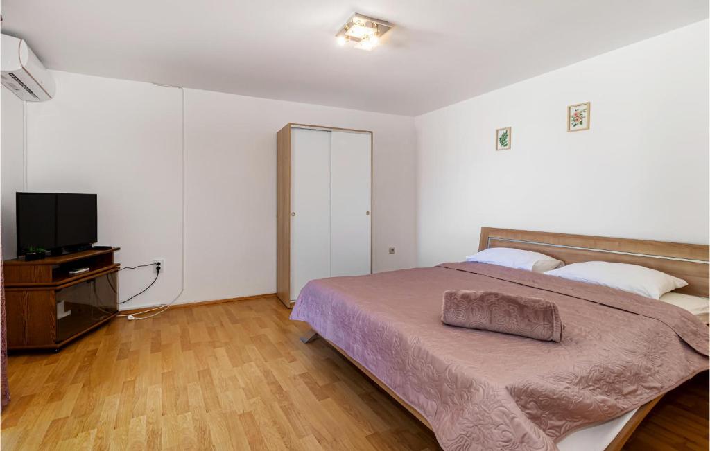 Lovely Apartment In Jadranovo With Wifi 전경