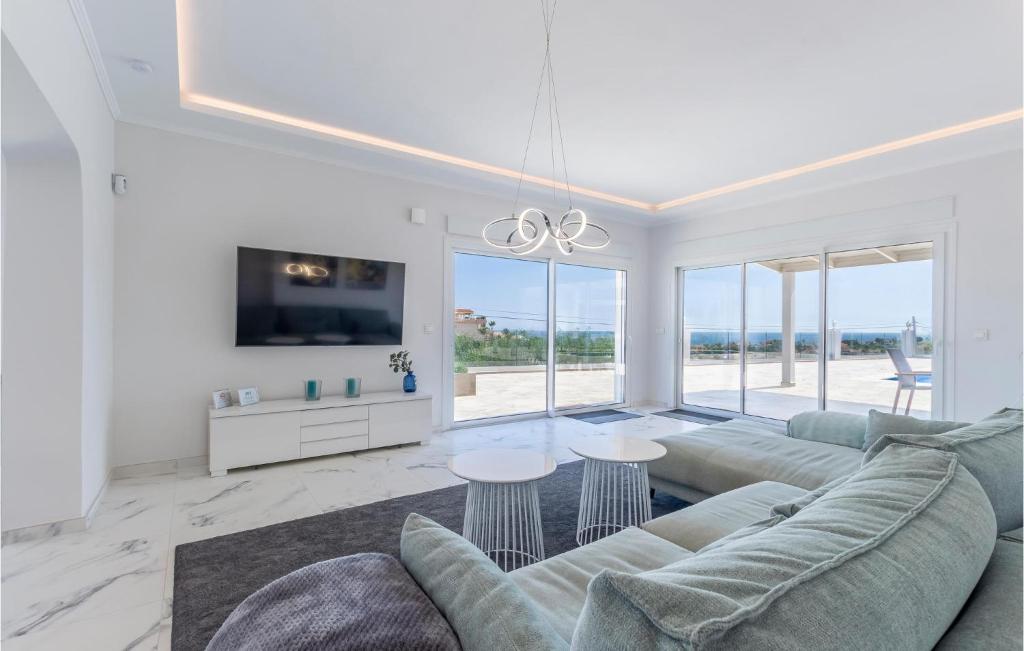 Beautiful Home In Las Lagunas De Mijas - 3