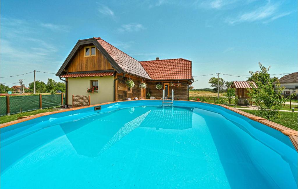 Amazing Home In Lonjica With Wifi, Gračec