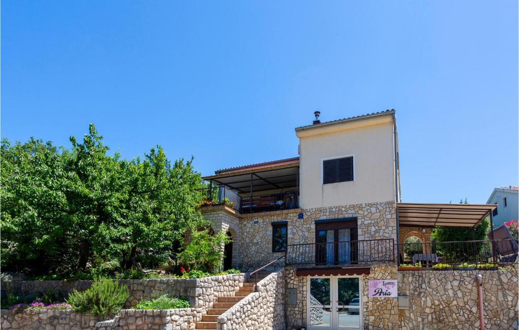 Awesome Apartment In Njivice With Wifi, Njivice