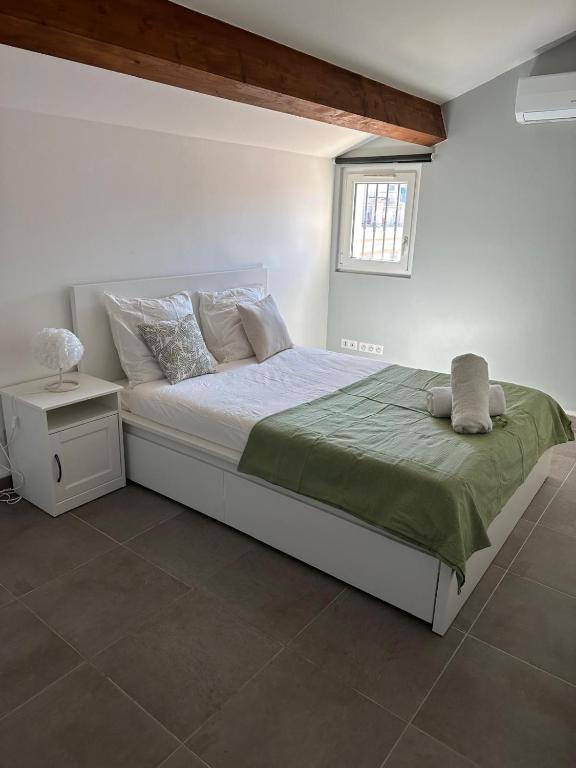 Appartement T3 Duplex sous les Toits de Marseille Panier Vieux Port - 2
