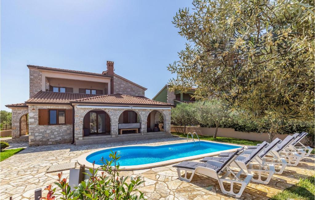 Beautiful Home In Galizana With Wifi, Galižana