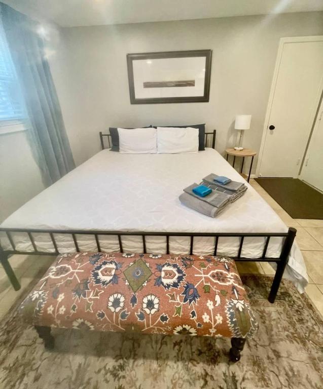 Joslyn Studio Perfect for 1-2, Omaha