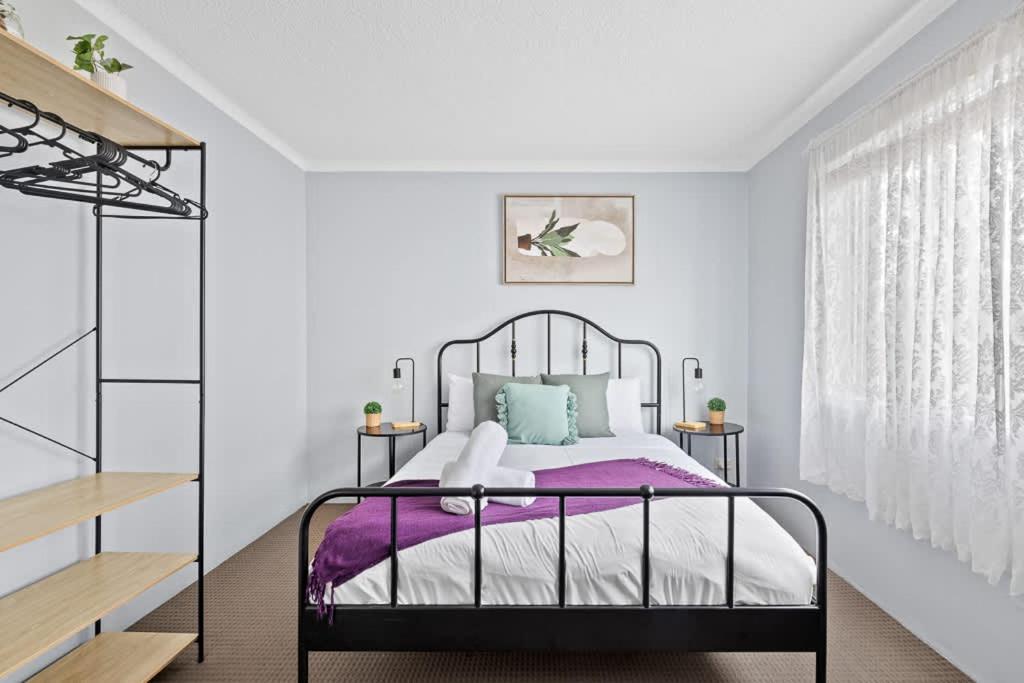 Modern Private Double Room - Central Spot at Liverpool - Shared Bathroom, Liverpool