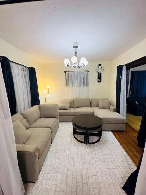 Home besides Niagara Falls, NY, Niagara Falls