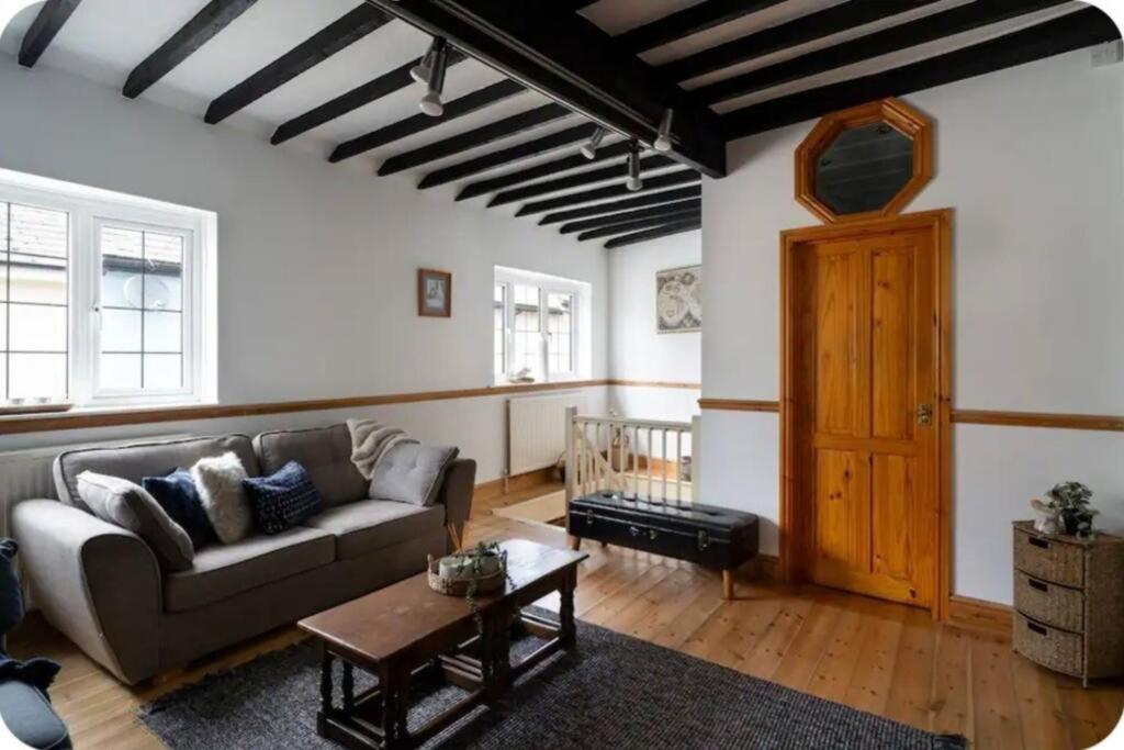 Classy 2-Bed House, Exmouth - photo 3