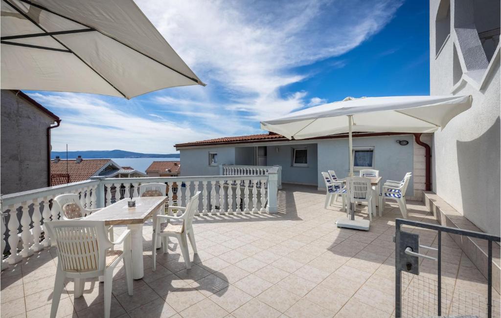 Amazing Apartment In Crikvenica 전경