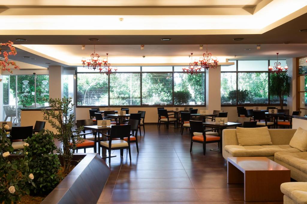 Mediterranee — Restaurant & bars in Lassi, Ionian Islands