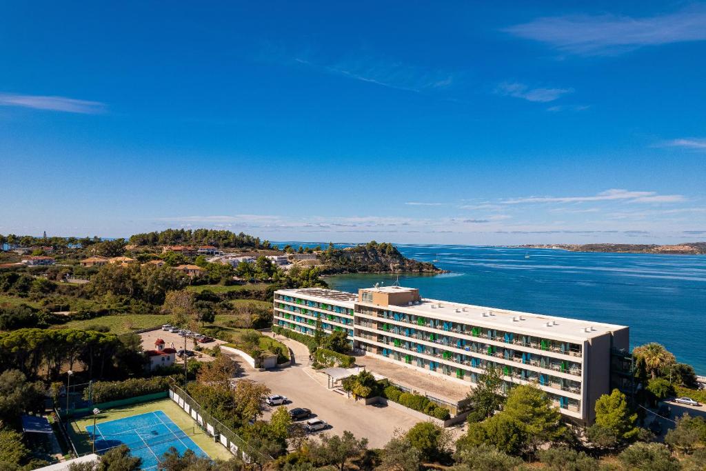 Mediterranee — Hotel building in Lassi, Ionian Islands