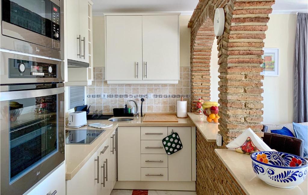 2 Bedroom Beautiful Apartment In Mijas - 5