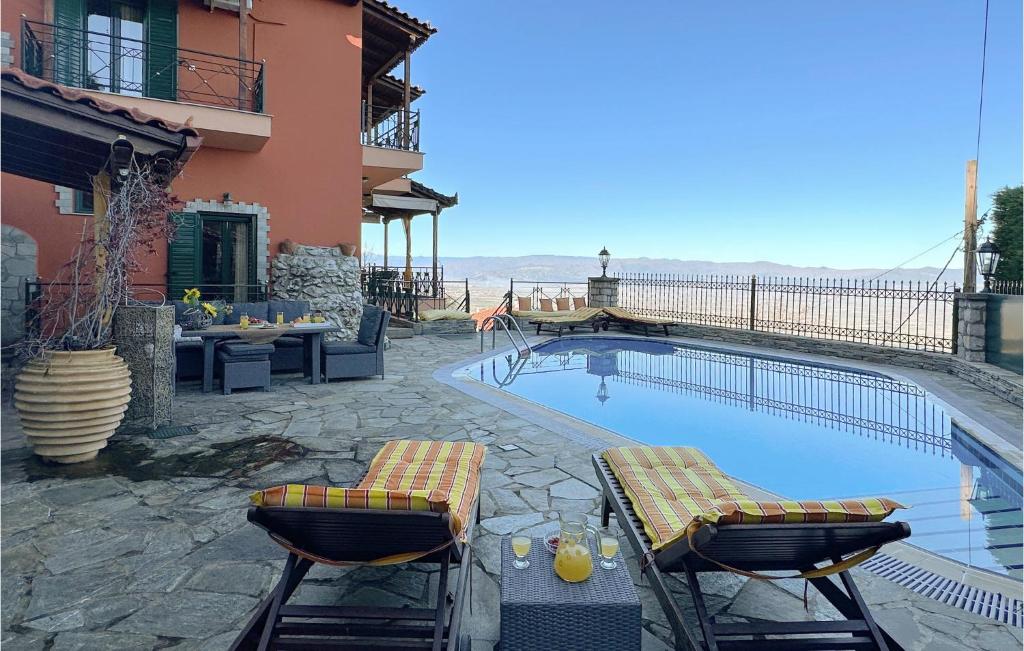 Beautiful Home With Pool, Ipáti