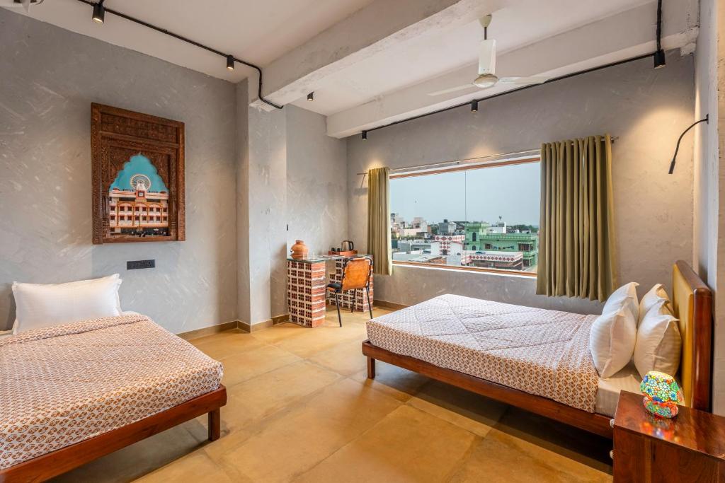 Local Lok, Váránasí