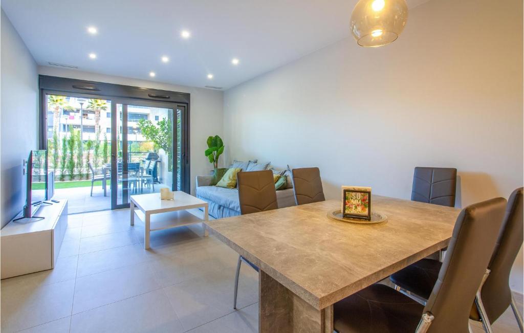 Gorgeous Apartment In Orihuela - 3