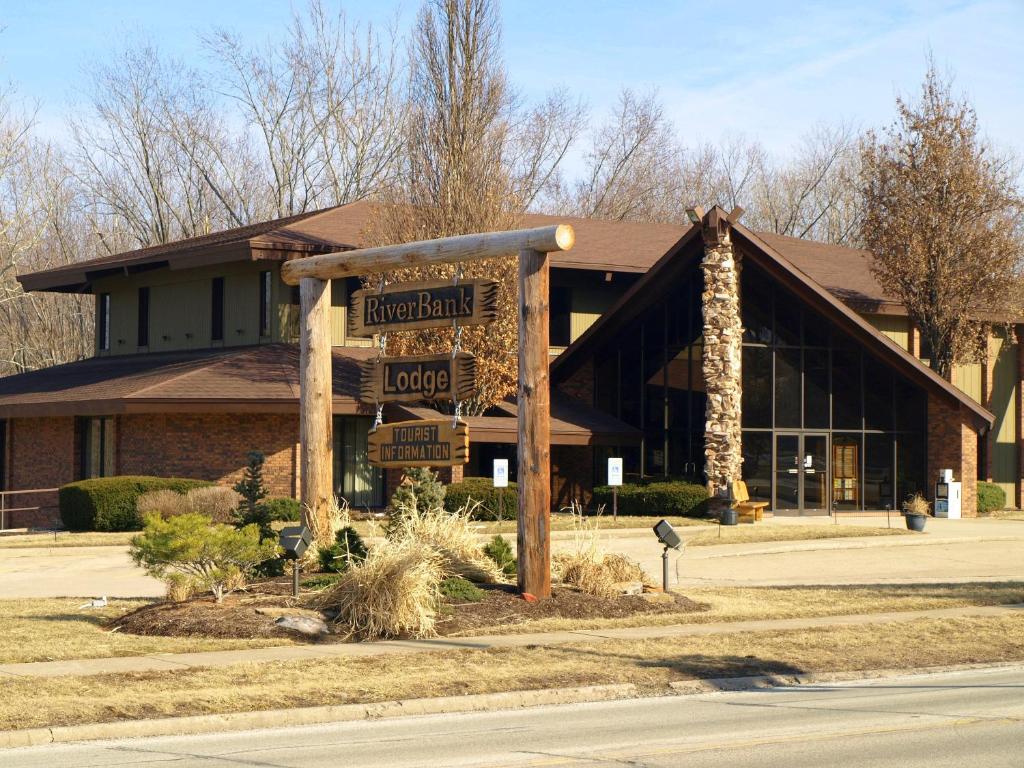 RiverBank Lodge — Hotel in Petersburg (IL)