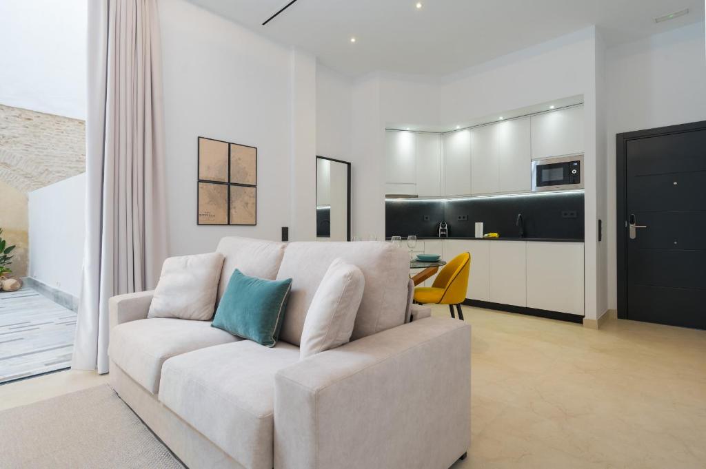 New Design Apartment - Private patio - Gallos 3, Sevilla