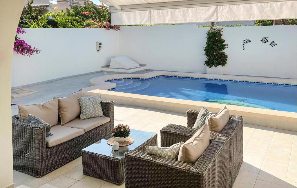 Amazing Home In El Chaparral With Wifi - 2
