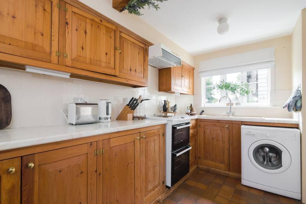 Adorable 2 Bedroom Guest House, Hawkhurst photo 4