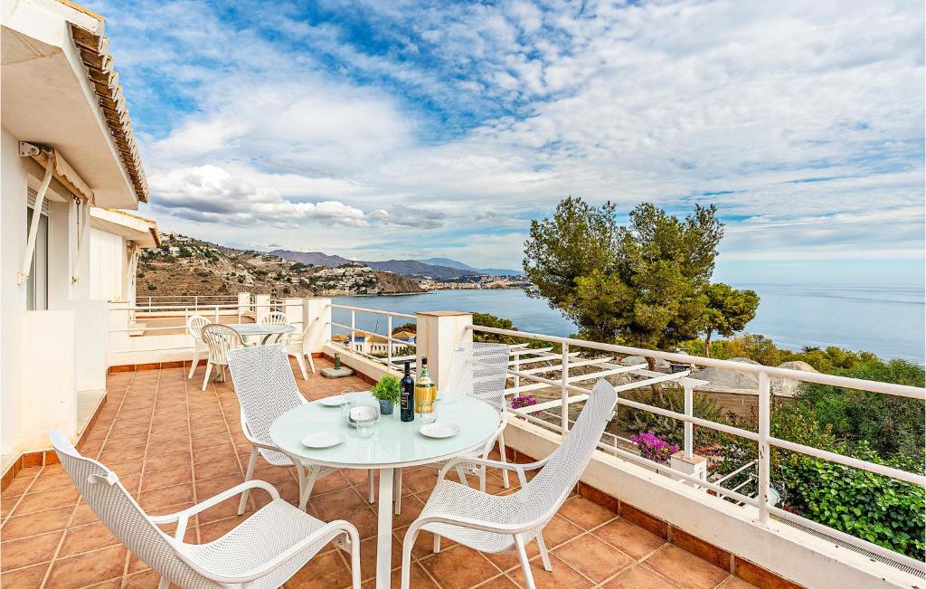 Gorgeous Home In La Herradura - 2